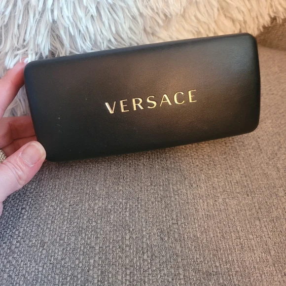 Versace sunglasses, Brand New without tags sunglasses, authentic - Picture 14 of 15